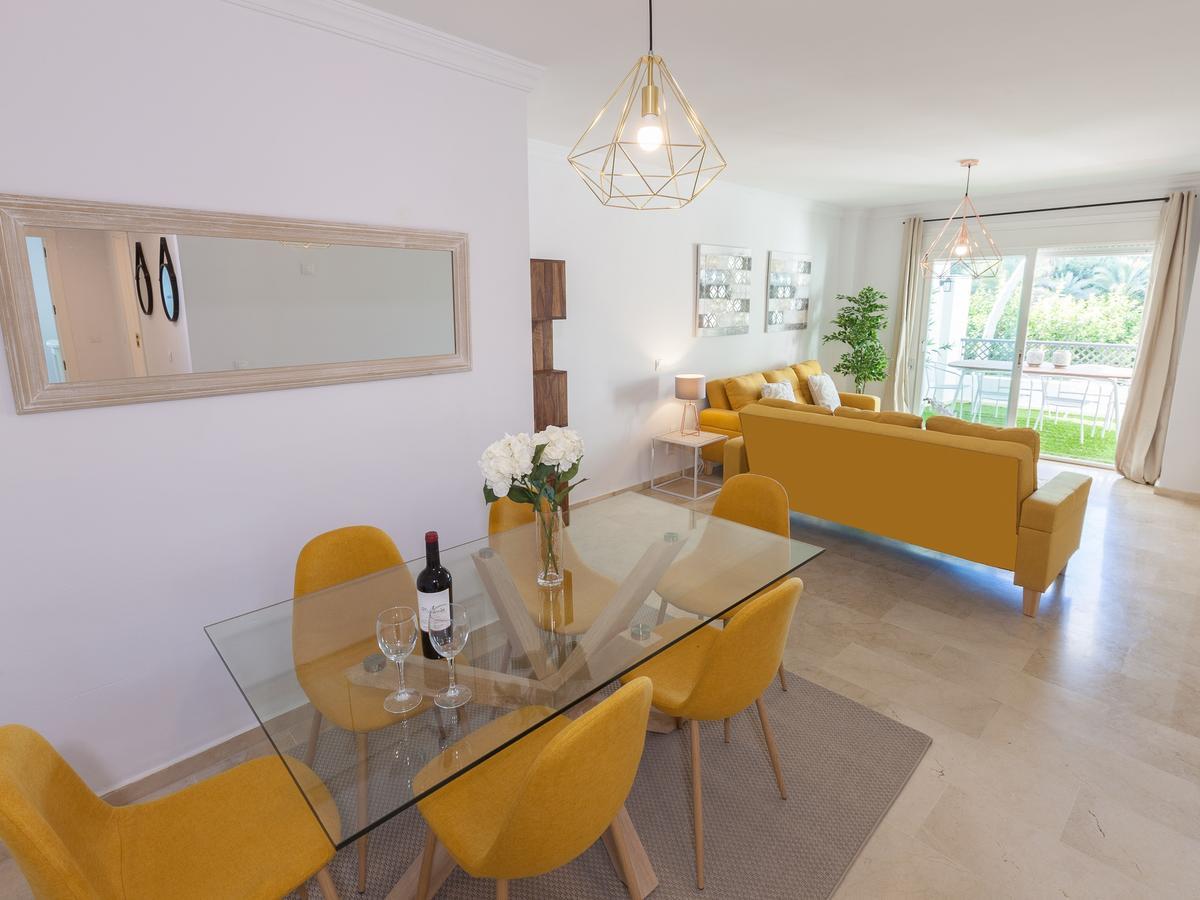 Vacation Marbella: Contemporary Central Apartment with Pool & Marina Proximity Exterior photo
